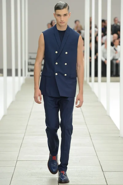 Look 4